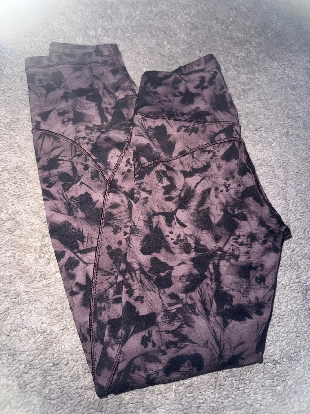lululemon athletica Black & Plum Tie-Dye Leggings